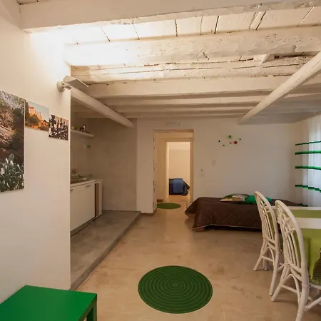 Garibaldi 61 Guest house 3*